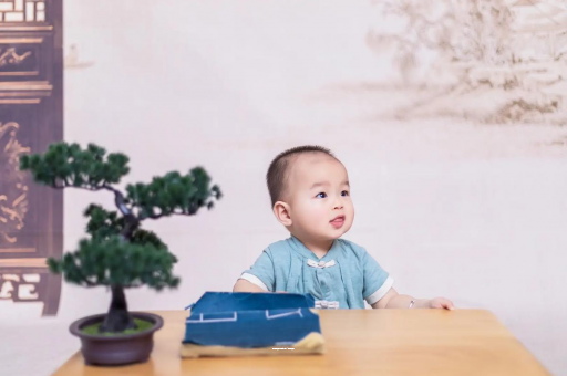 惠州宝宝腿纹不对称怎么办